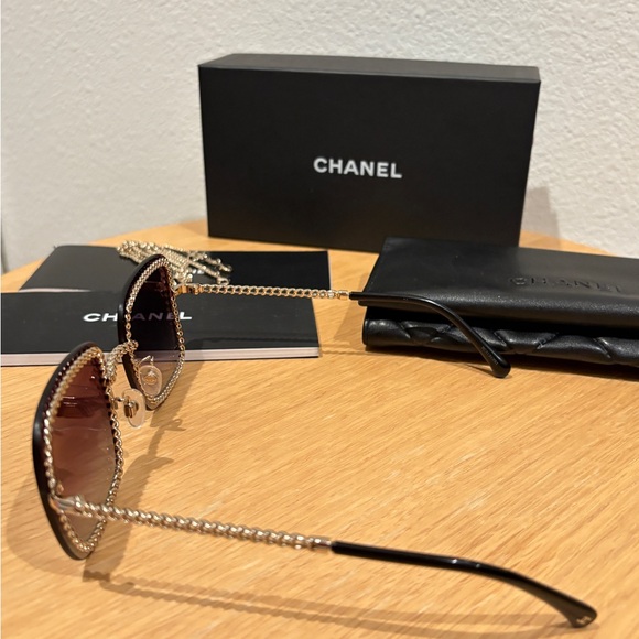 Chanel Classic Square Sunglasses with Chain 4244 - Picture 5 of 12